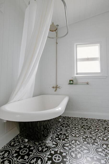 The School House: Family-friendly Retreat Near Berry And Kangaroo Valley * Camberwarra
